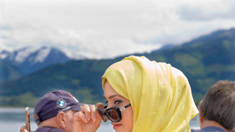 Saudi Arabia throws open it’s doors to tourists, relaxes dress codes
