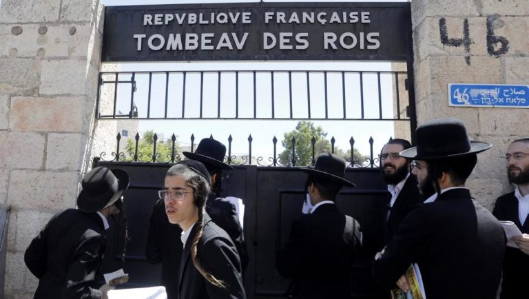 France re-opens holy site in Jerusalem after ownership battle