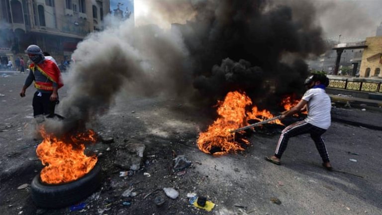 Iraqi protesters attack Iranian consulate in Karbala