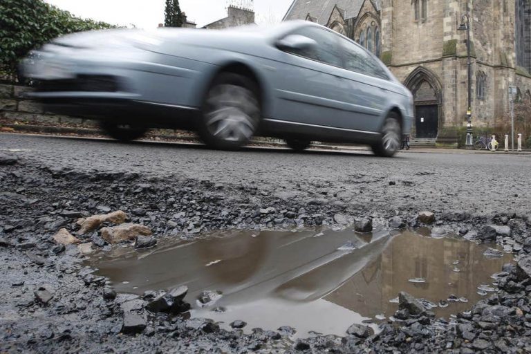 UK to spend £2.5 Billion to fix potholes