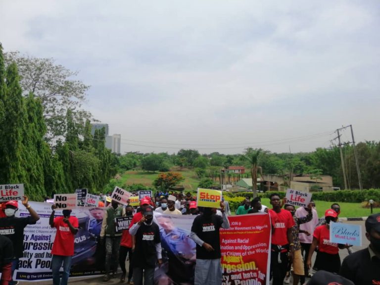George Floyd: Protesters besieged US Embassy in Abuja, vows to defend black lives if killings are not curbed
