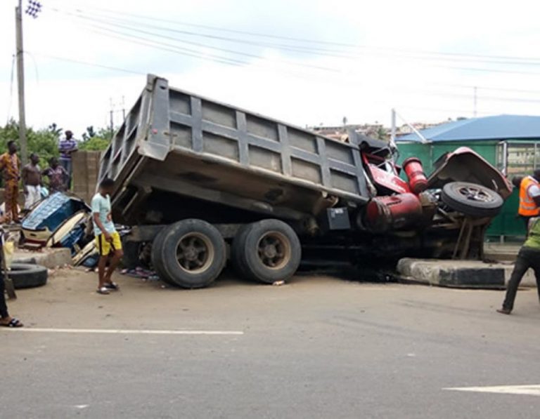 Three people were killed when a vehicle slammed into a structure in Ijebu-Ode