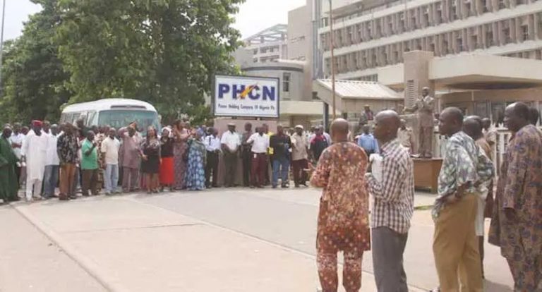 Despite FG pleas electricity workers disrupt power supply in Abuja, environs