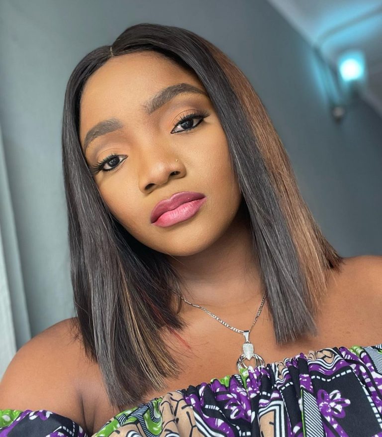 Why Can’t You Help Your People? – Singer Simi Slams Nigeria’s Government