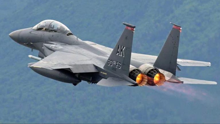 Japan recovers second body from crashed F-15