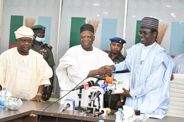 Breaking:  Buni hands over APC chairmanship to Adamu