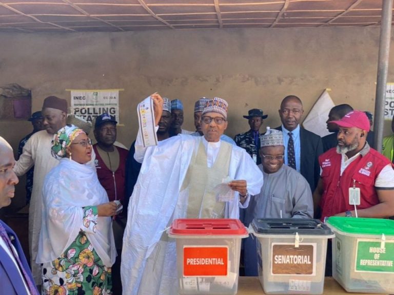 #NigeriaElections2023: Activists criticize Buhari for showing his ballot after casting his vote
