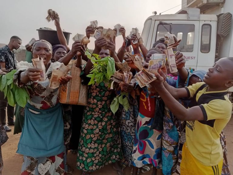 In Ibadan, fish sellers join protest, kick against rejection of old naira notes