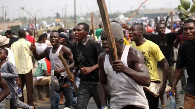 Bayelsa Guber : Thugs attack INEC ad-hoc staff, NYSC member, cart away result sheets, BVAS