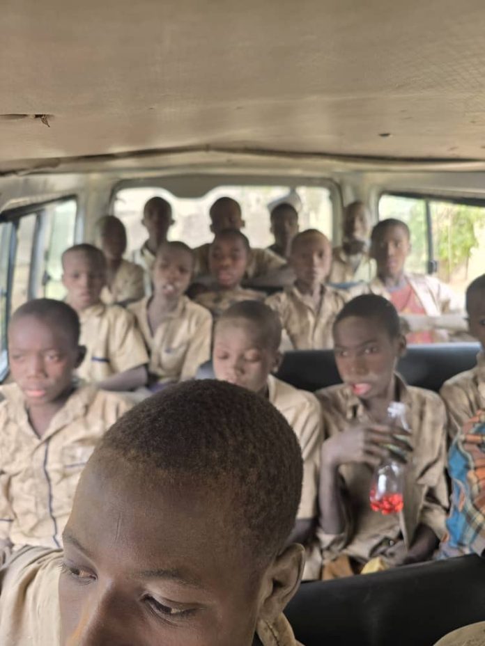 137 abducted Kaduna schoolchildren rescued in Zamfara -DHQ