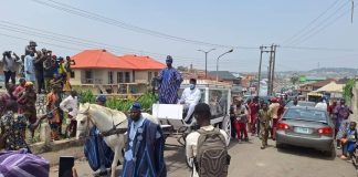 Olubadan buried as deputy gov, others pay tribute