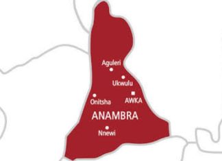 Anambra suspect falls off moving police vehicle, dies