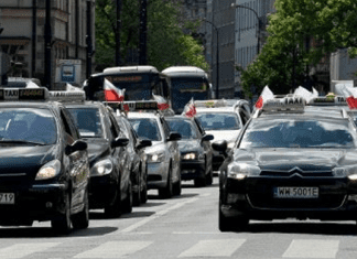 Angry Uber drivers threaten boycott over data-sharing compliance extension