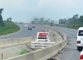 Commuters lament as ‘one chance’ robbers invade Lagos-Ibadan Expressway