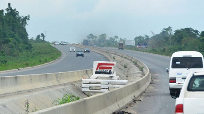 Commuters lament as ‘one chance’ robbers invade Lagos-Ibadan Expressway