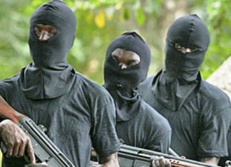 Gunmen kill four policemen, two others in Ebonyi