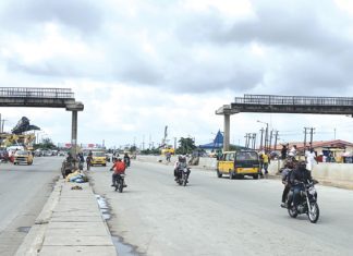 Lagos arrests hoodlums collecting levy on pedestrian bridge