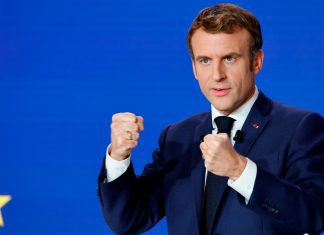 Macron says IS behind Russia attack