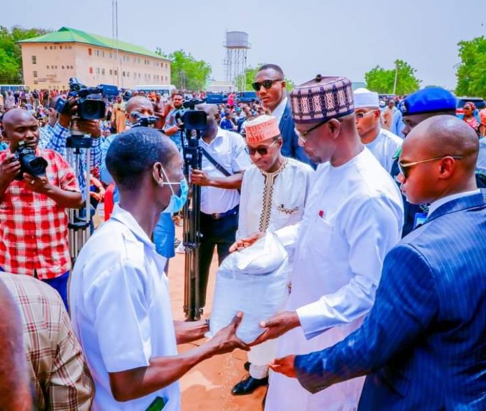 Nasarawa gov distributes palliatives to students