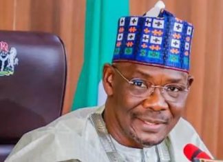 Nassarawa gov distributes rice, cash to tertiary institutions’ students