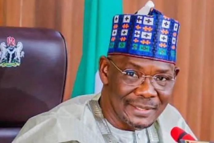 Nassarawa gov distributes rice, cash to tertiary institutions’ students