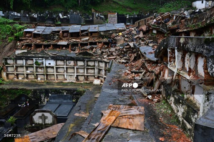 Nine die in Brazil storm