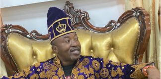 Rich Nigerians guilty of hoarding dollar, says Osun monarch