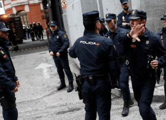 Spain police detain 18-year-old for promoting terrorism online