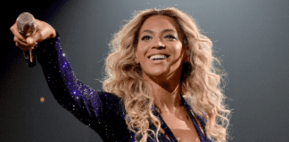 Beyonce's country album tops Billboard chart