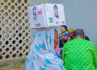 Tinubu's supporters distribute 50,000 food boxes to poor