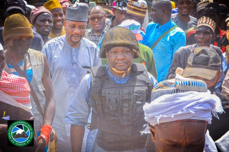 Niger’s deputy governor visits community where bandits