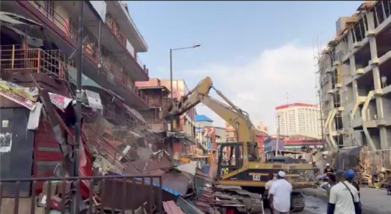 Govt restarts demolition of illegal structure on Lagos Island markets