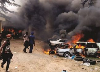 Hoodlums set cars, houses ablaze in Jos