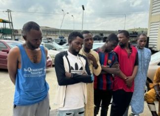 Police arrest gang selling registered SIM to criminals