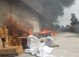 Fire guts Lagos warehouse, destroys goods