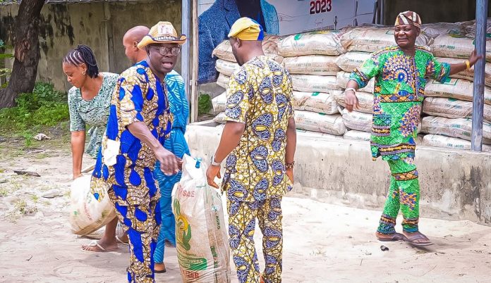 MHR Sesi Whingan distributes 384 bags of fertilizers to boost agriculture in Badagry