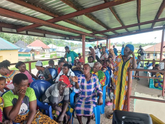 Navy offers free medical services to Bayelsa community