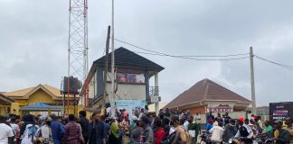 Osun residents protest SIM blockage, cause traffic gridlock