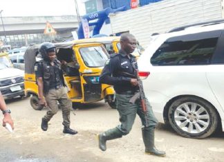 Panic as Lagos task force dislodges traffic offenders