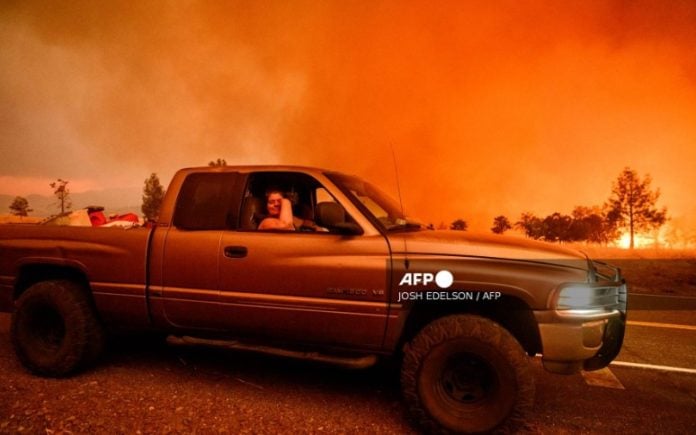 Wildfire displaces 4,000 in North California 