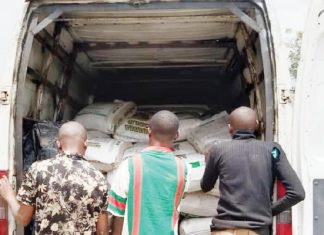 Anxiety as Edo residents loot truckload of rice