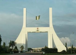 Customers stranded as banks close over #EndBadGovernanceInNigeria protest in Abuja