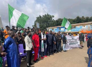 #EndBadGovernanceInNigeria protesters hold Sunday service in Jos