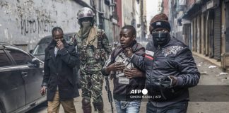 Kenya police fire tear gas at protesters