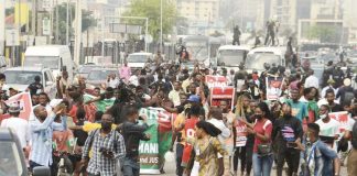 Lagos protesters declare three-day mourning 