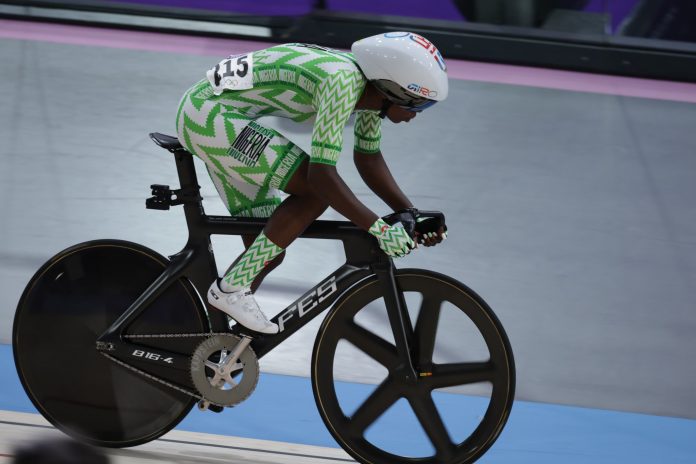 Nigerian cyclist borrows bicycle from German team at Olympics