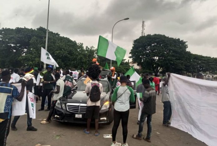 Organisers condemn police attack on Abuja protesters