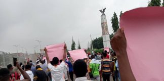 Osun protesters hit Osogbo streets despite rain