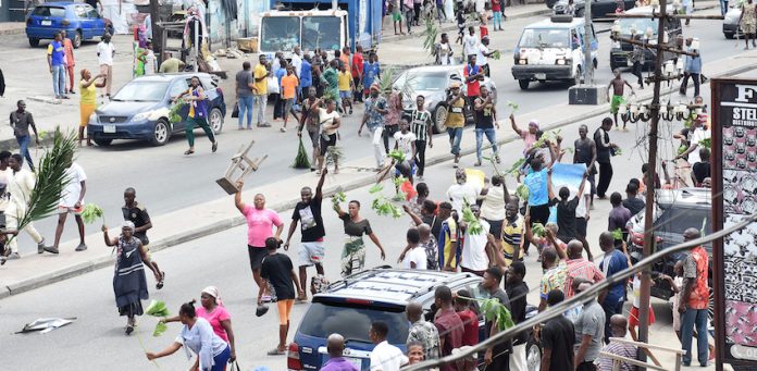 Protesters attack Rivers APC secretariat