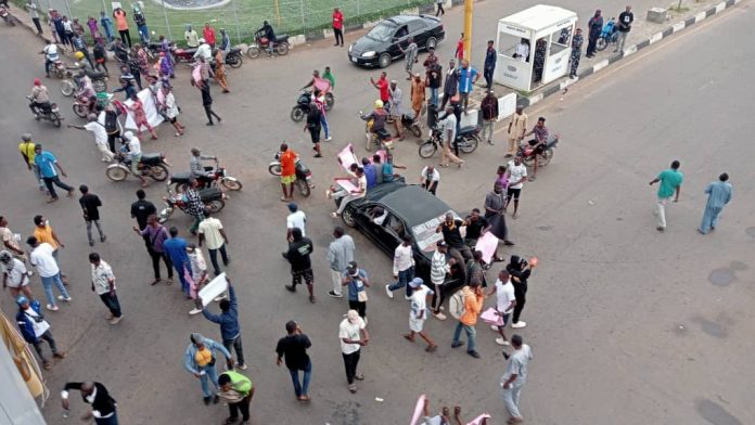 Protesters burn NSCDC vehicle, vandalise properties in Katsina